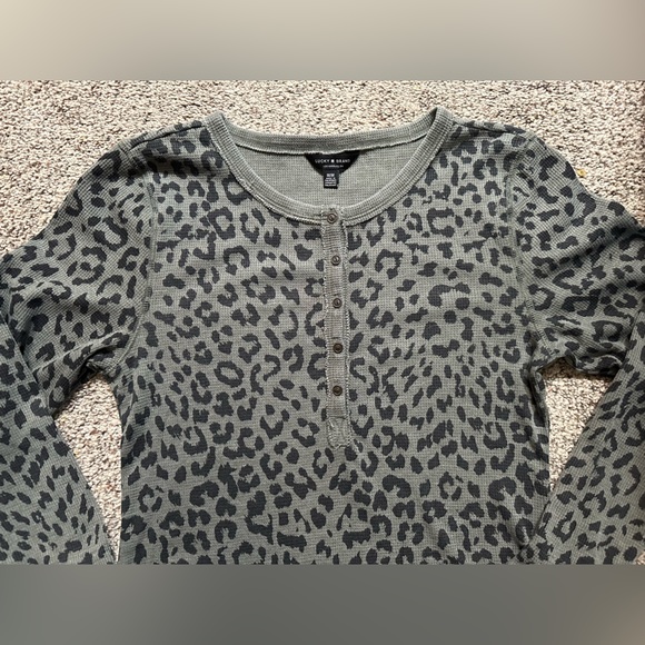 Lucky Brand Thermal Knit Long Sleeve Leopard Print Top Shirt Green Women… - Picture 3 of 7